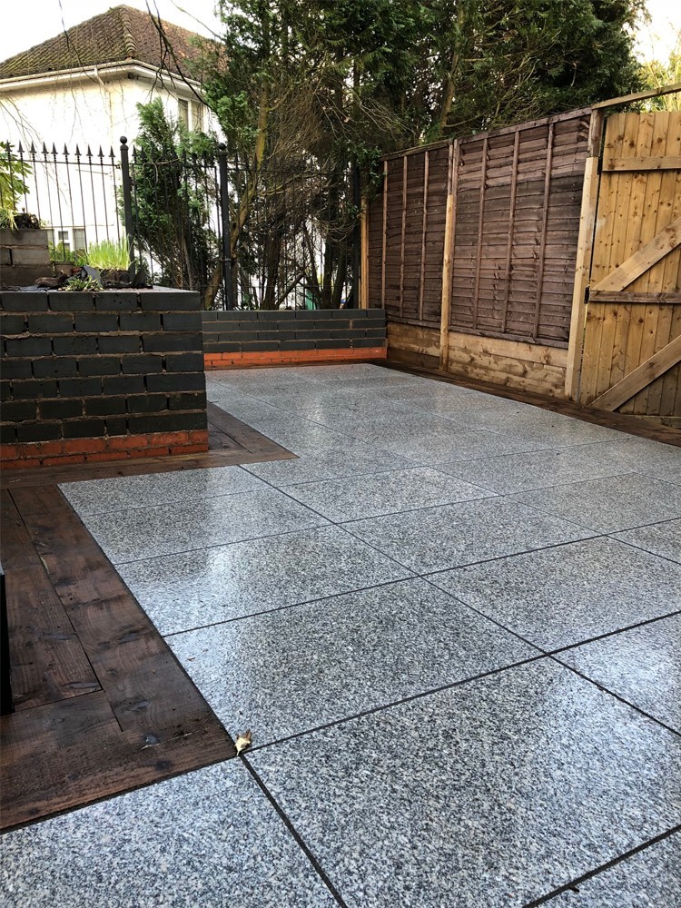Silver Grey Granite Paving Slabs - 900x600 Pack (LAST PACK)